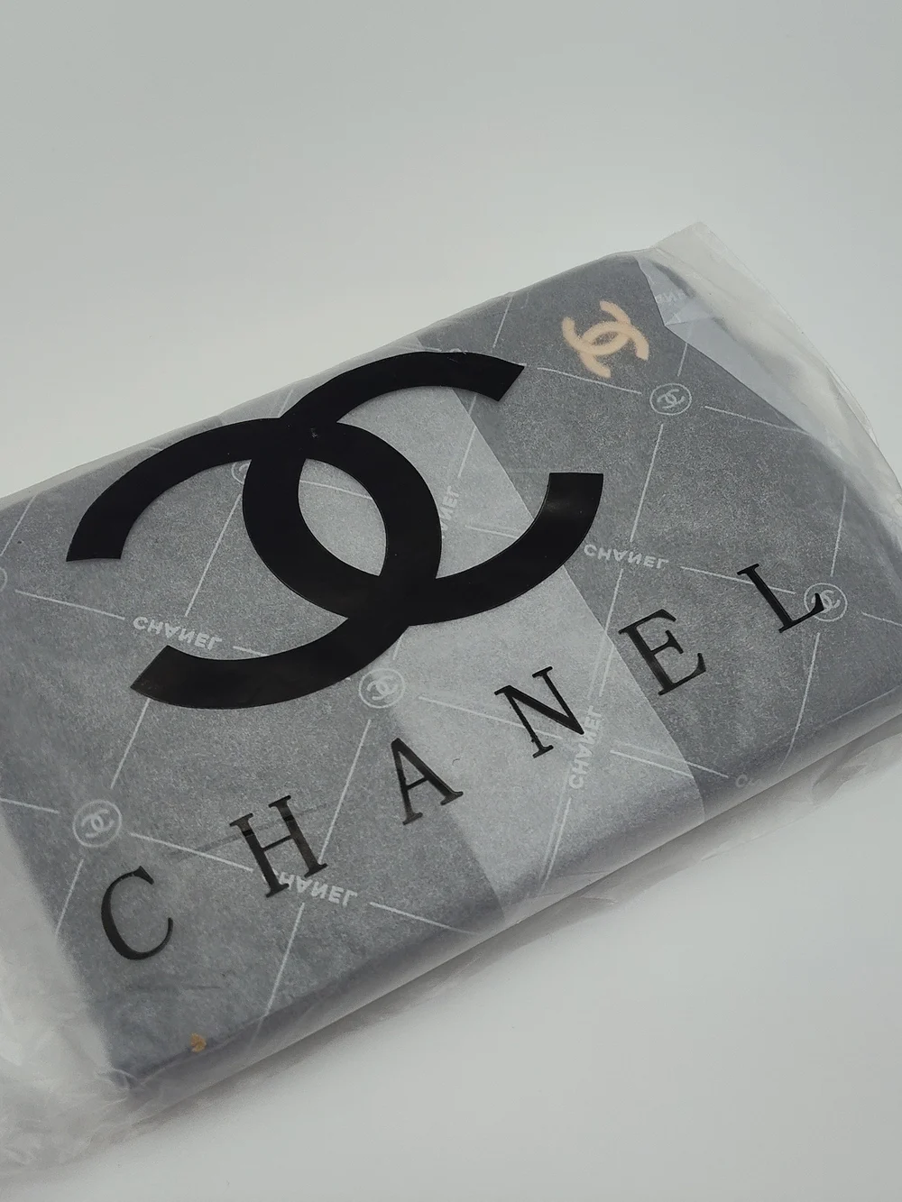 CHANEL Makeup Promotional Passport Holder Black Quilted Travel Wallet Italy NWT